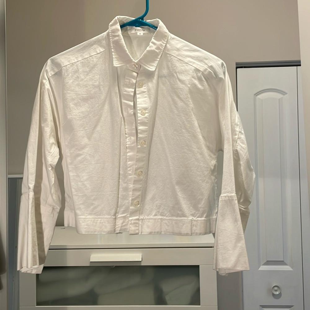 Vetta, white cropped button up, XS, worn a few times, good condition